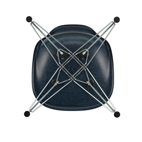 Cadeira Eames em Fibra de Vidro DSR / Base Cromada